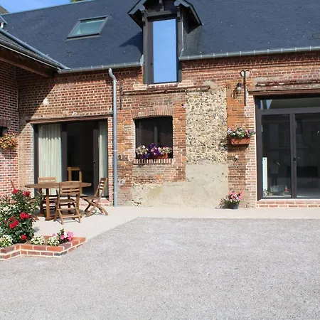 A L'oree Du Chateau 3* アシー