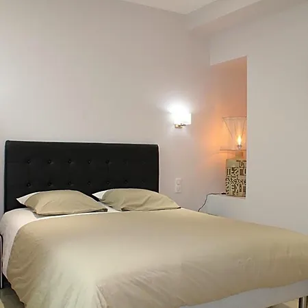 A L'orée Du Château 3*